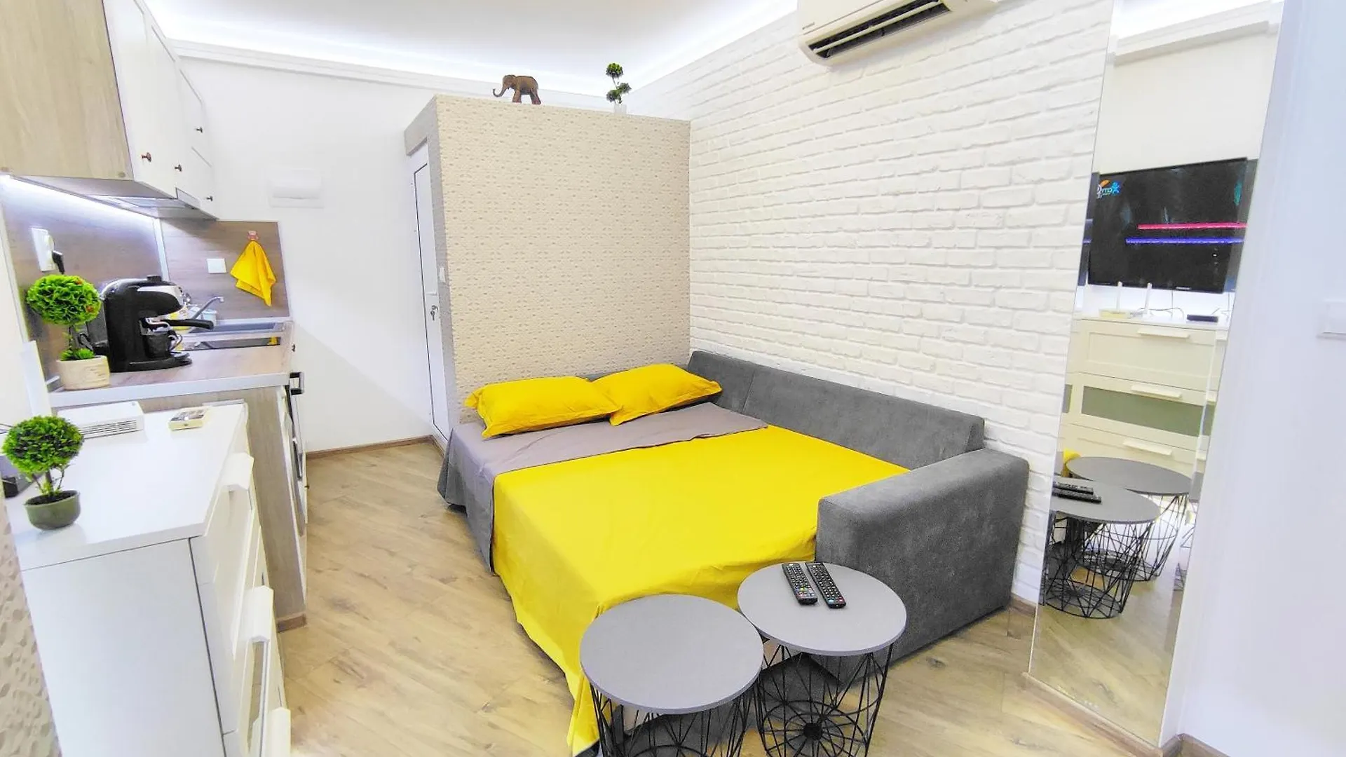 Ally'S Place Studio Varna